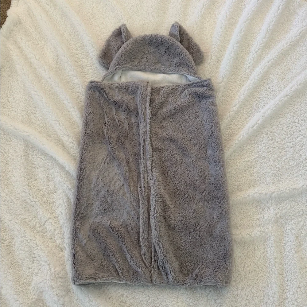 Pottery Barn Kids Elephant Faux Fur Hooded Baby Towel Gray Plush